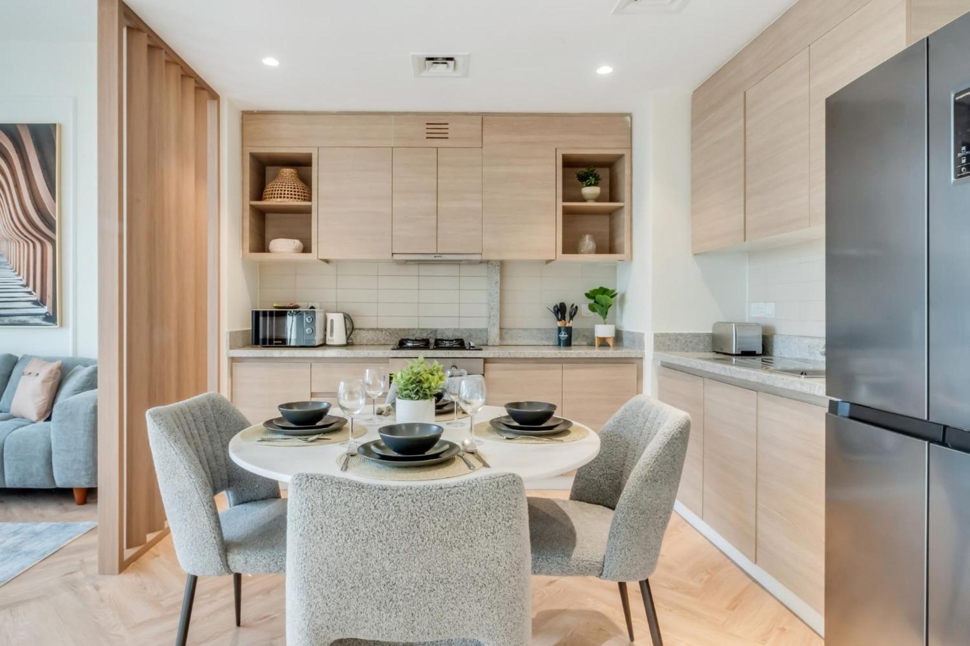 Sleek And Modern In Hills Appartement *