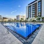 Sleek And Modern Stay In Dubai Hills