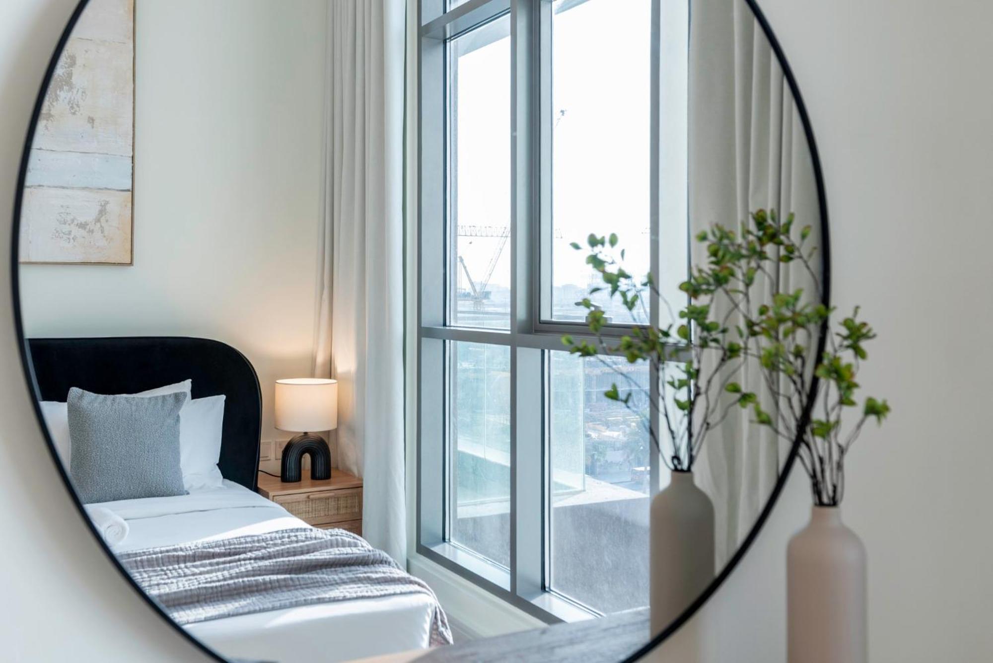 Apartment Sleek And Modern In Hills Dubai