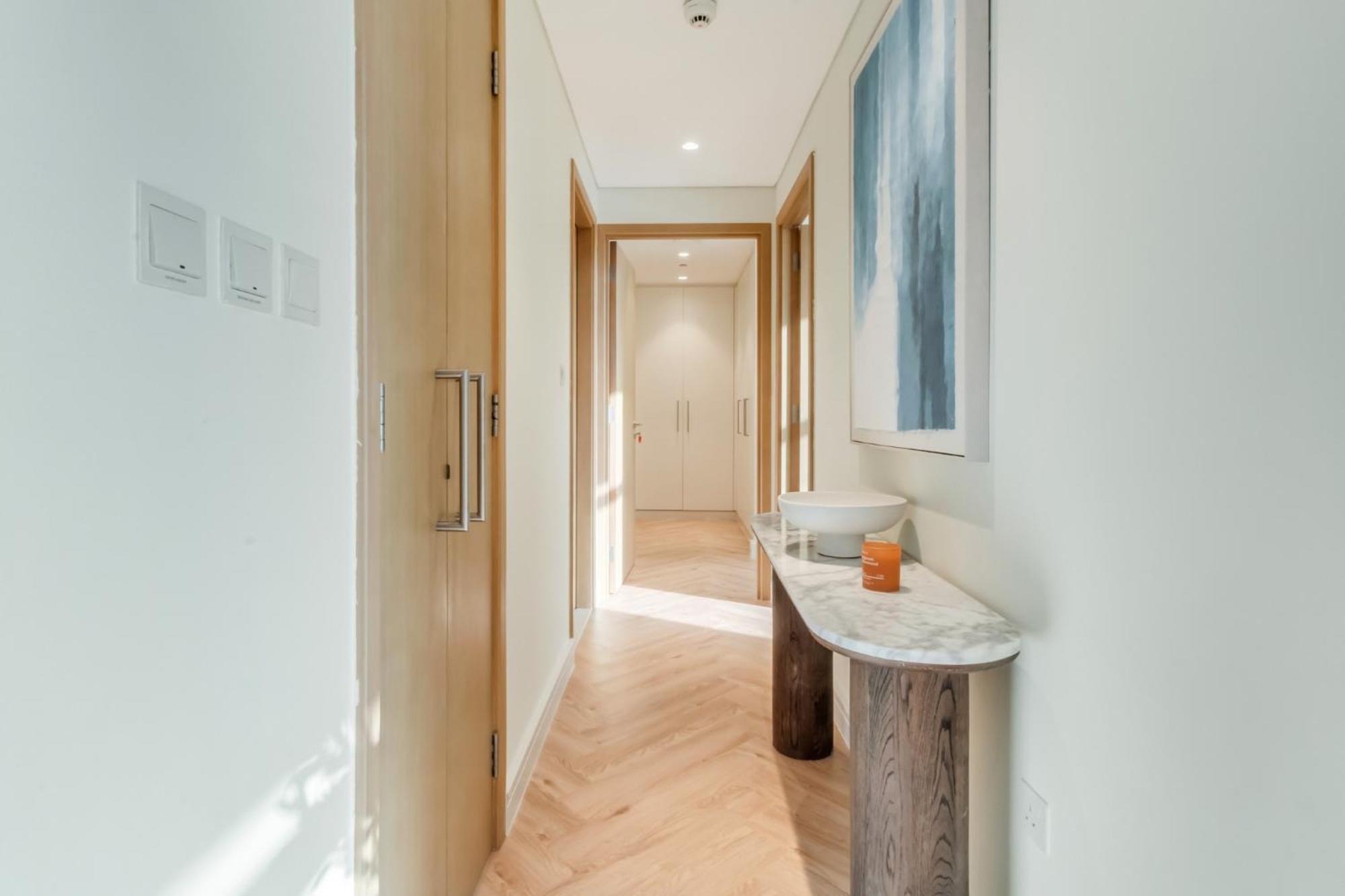 Sleek And Modern In Hills Apartment Dubai