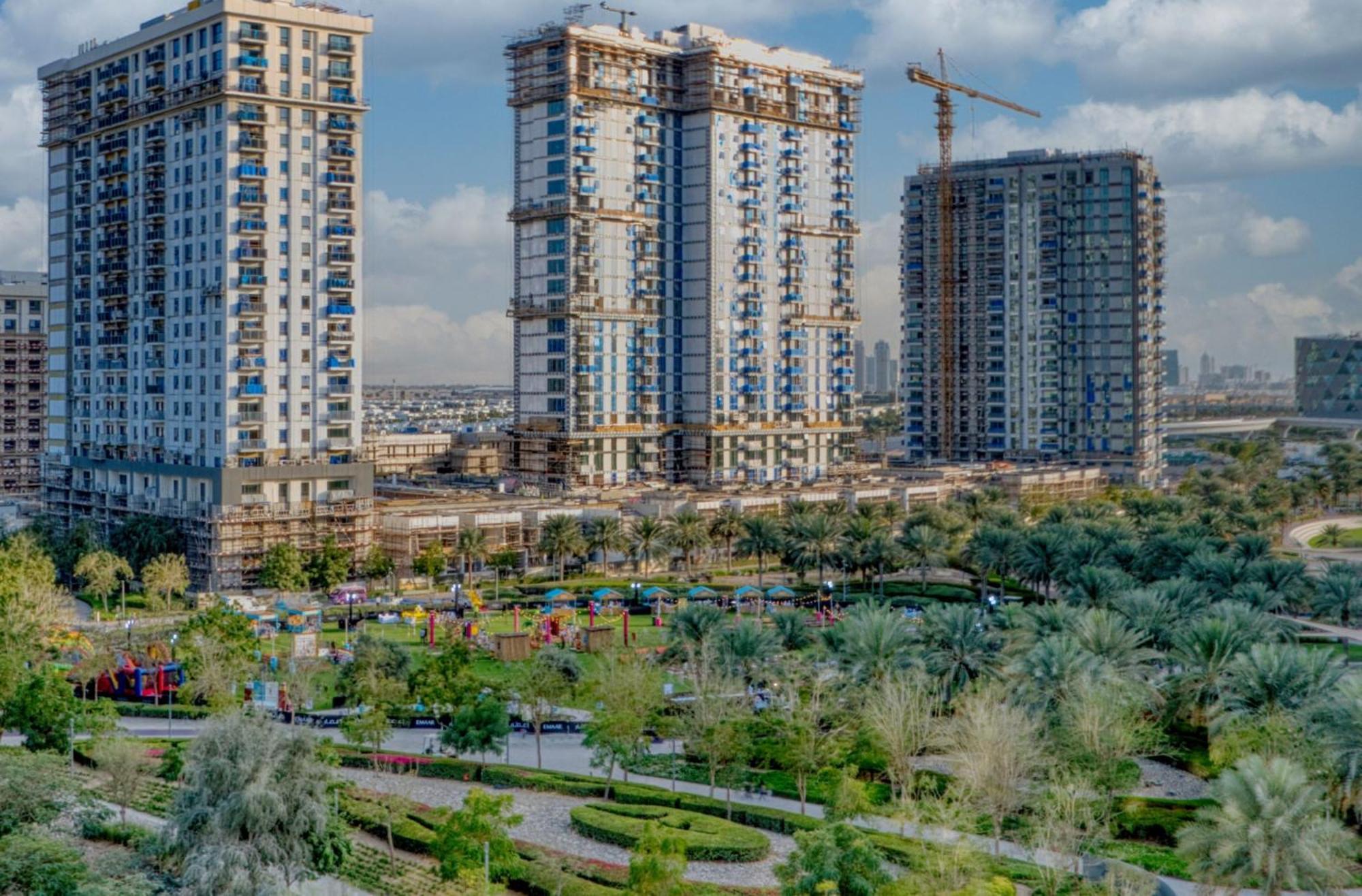 Sleek And Modern In Hills Dubai