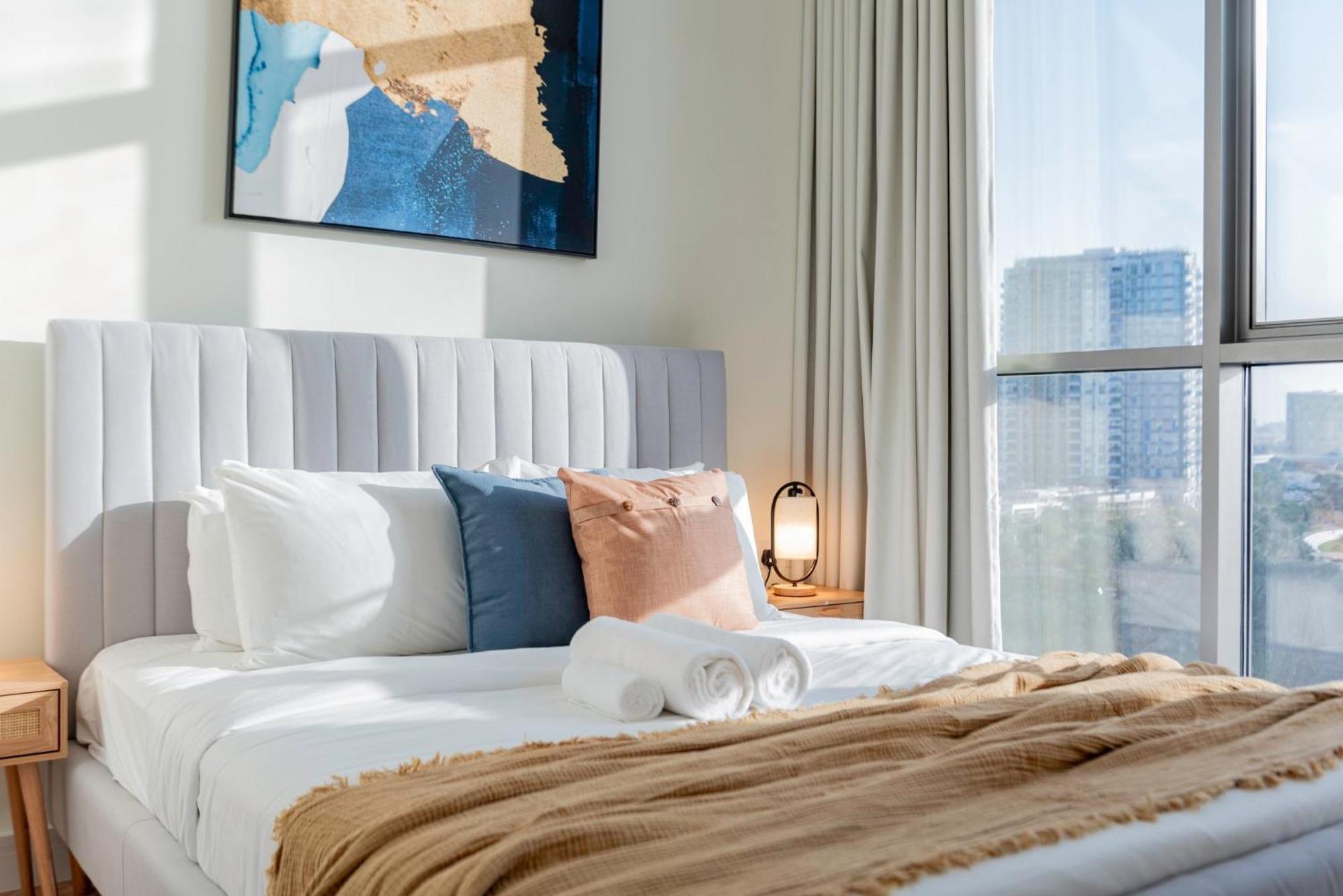 Sleek And Modern In Hills Apartment Dubai