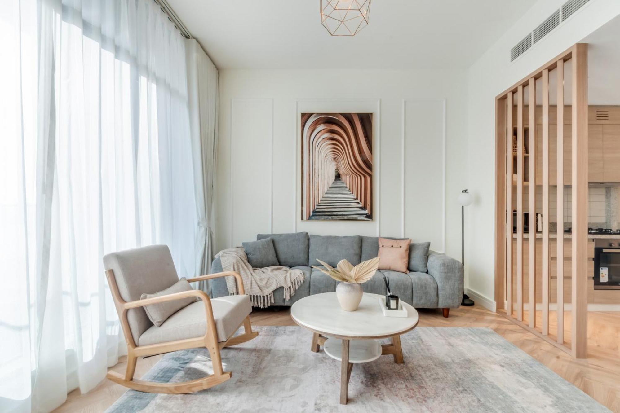 Apartment Sleek And Modern In Hills Dubai